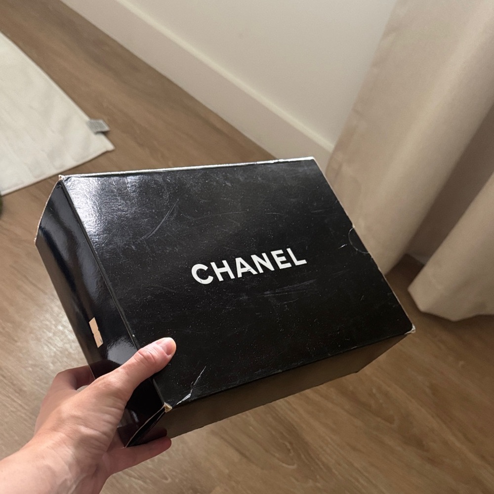 CHANEL vintage box